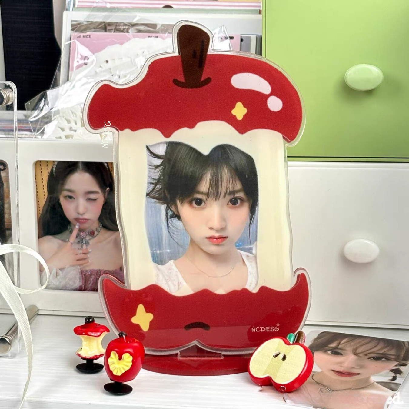 Fresh Apples Acrylic PhotoCard Stand | Kpop PhotoCard Holder Display